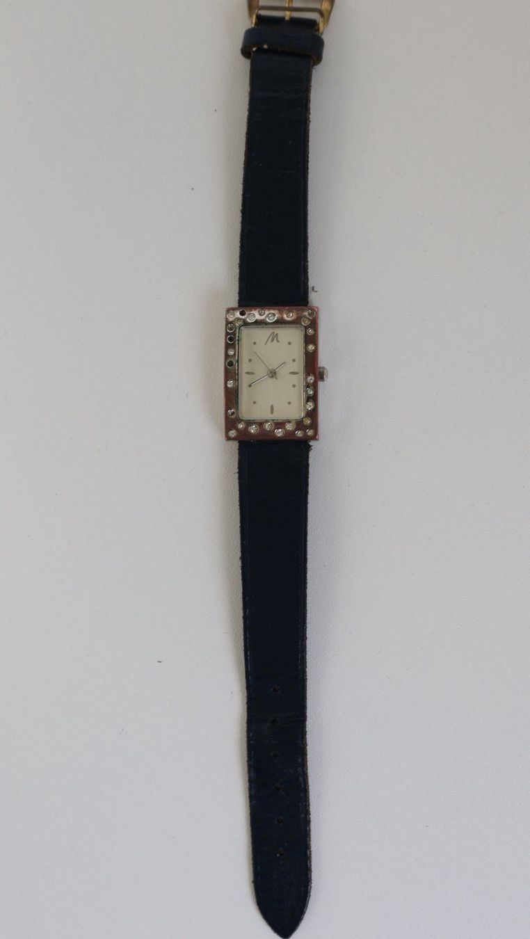 Orologi: Damen Uhr  läuft mit Garantie – Usato da Willisau venduto da flabastian 3