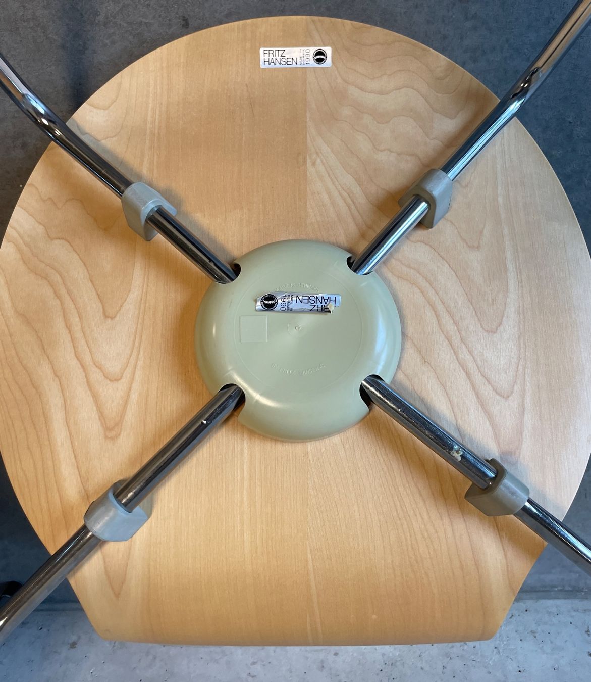 Fritz Hansen Sedie: Arne Jacobsen Stuhl Ameise 3101 Fritz Hansen – Usato da Zürich venduto da starch.studio 5