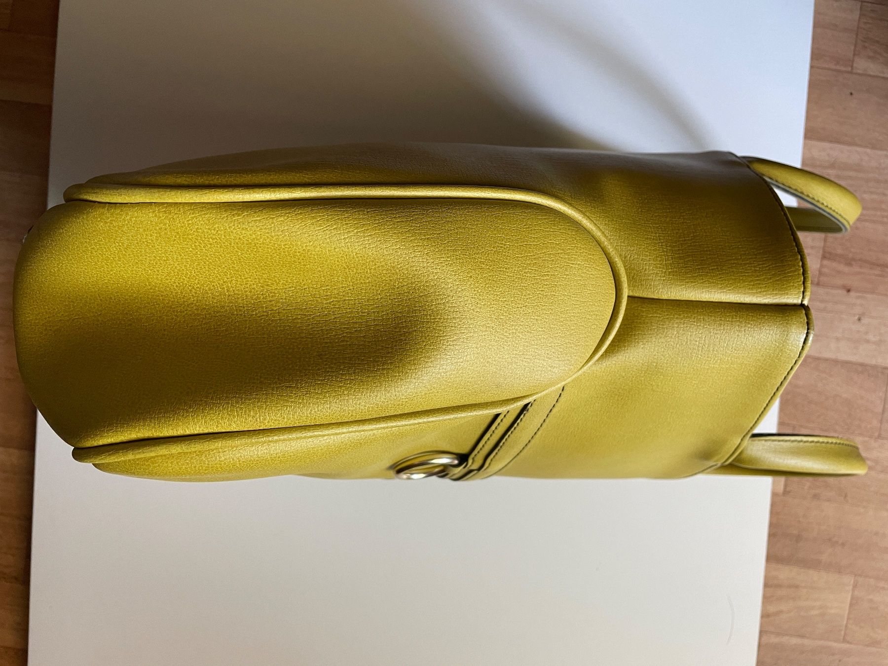Borse da donna: 1970s Vintage Chartreuse Hand Bag very roomy – Usato da Zürich venduto da MISSYS-WONDERBAG 3