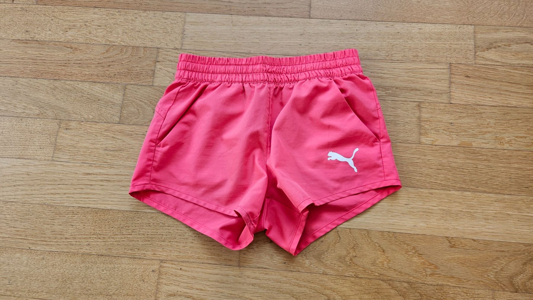 Puma Pantaloni: Puma Sport/Badeshort – Usato da Bubikon venduto da diditoto