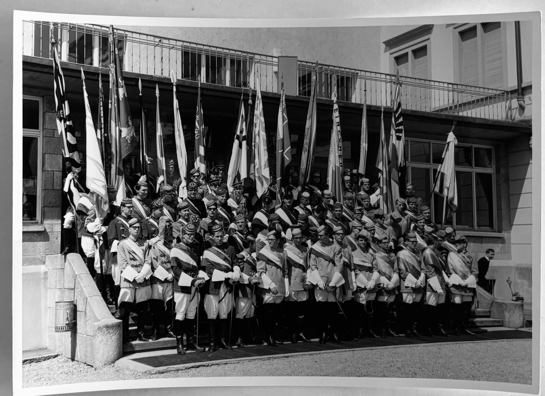 Cartoline postali: Foto E. Grubenmann, Appenzell, Studenten, Fahnen, 1966 – Usato da Frauenfeld venduto da Merk52