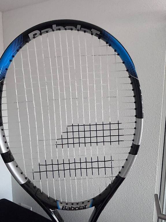 Raquettes: 2 Tennisschläger + 2 Tennisbälle – D'occasion à Birrwil par psh_v8t5 1
