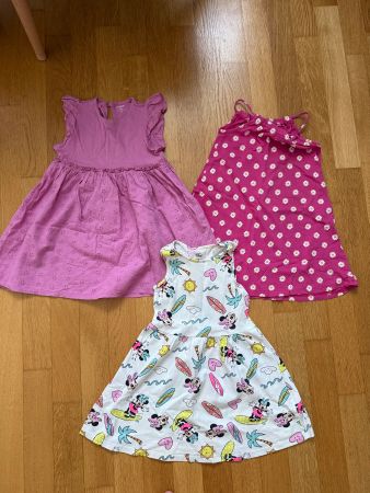 3 Sommerkleider für Mädchen Gr110 H&M/Manor