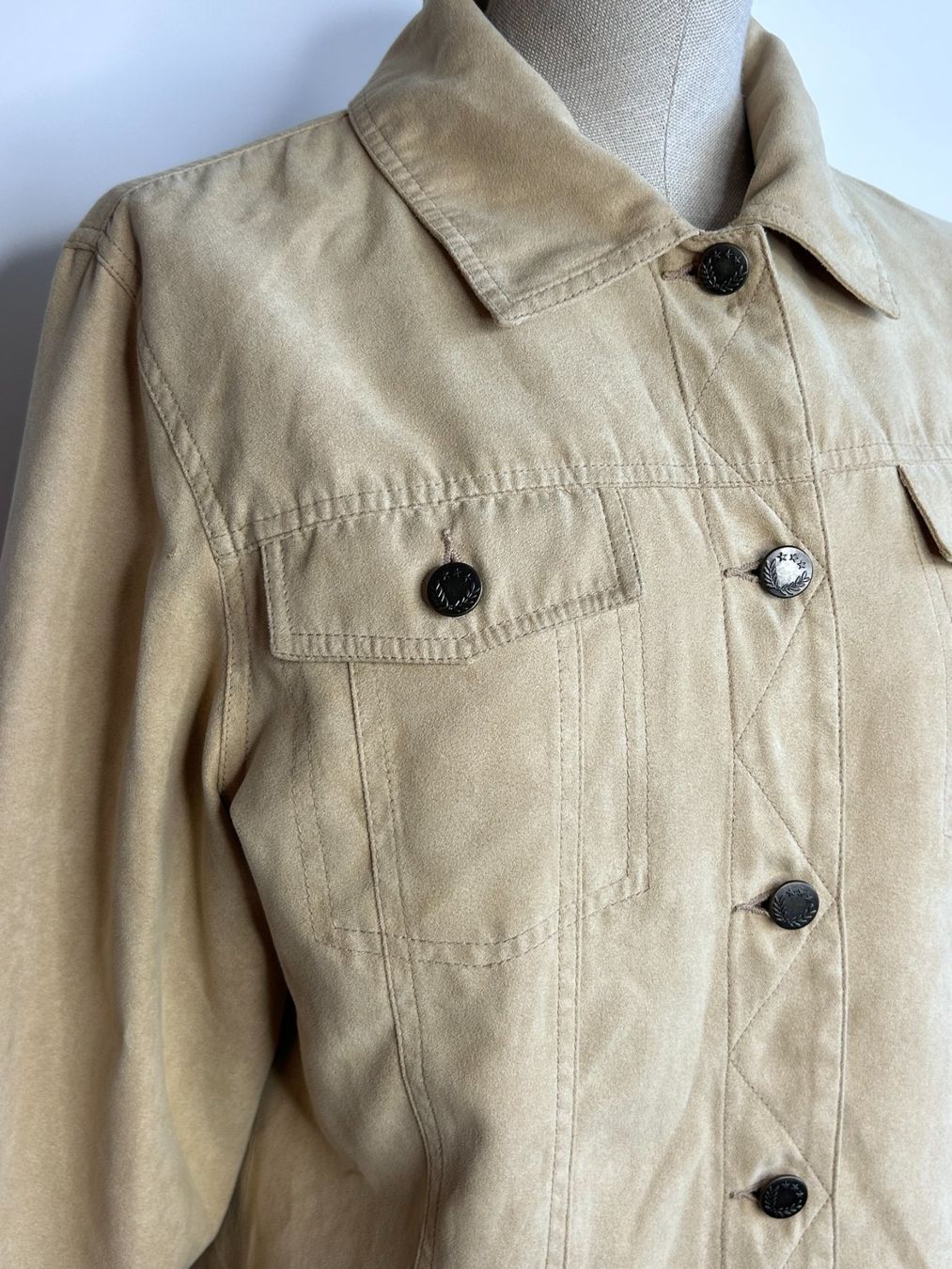 H&M Vestes: Cibyll Suede Jacket – D'occasion à St. Gallen par look-twice 1