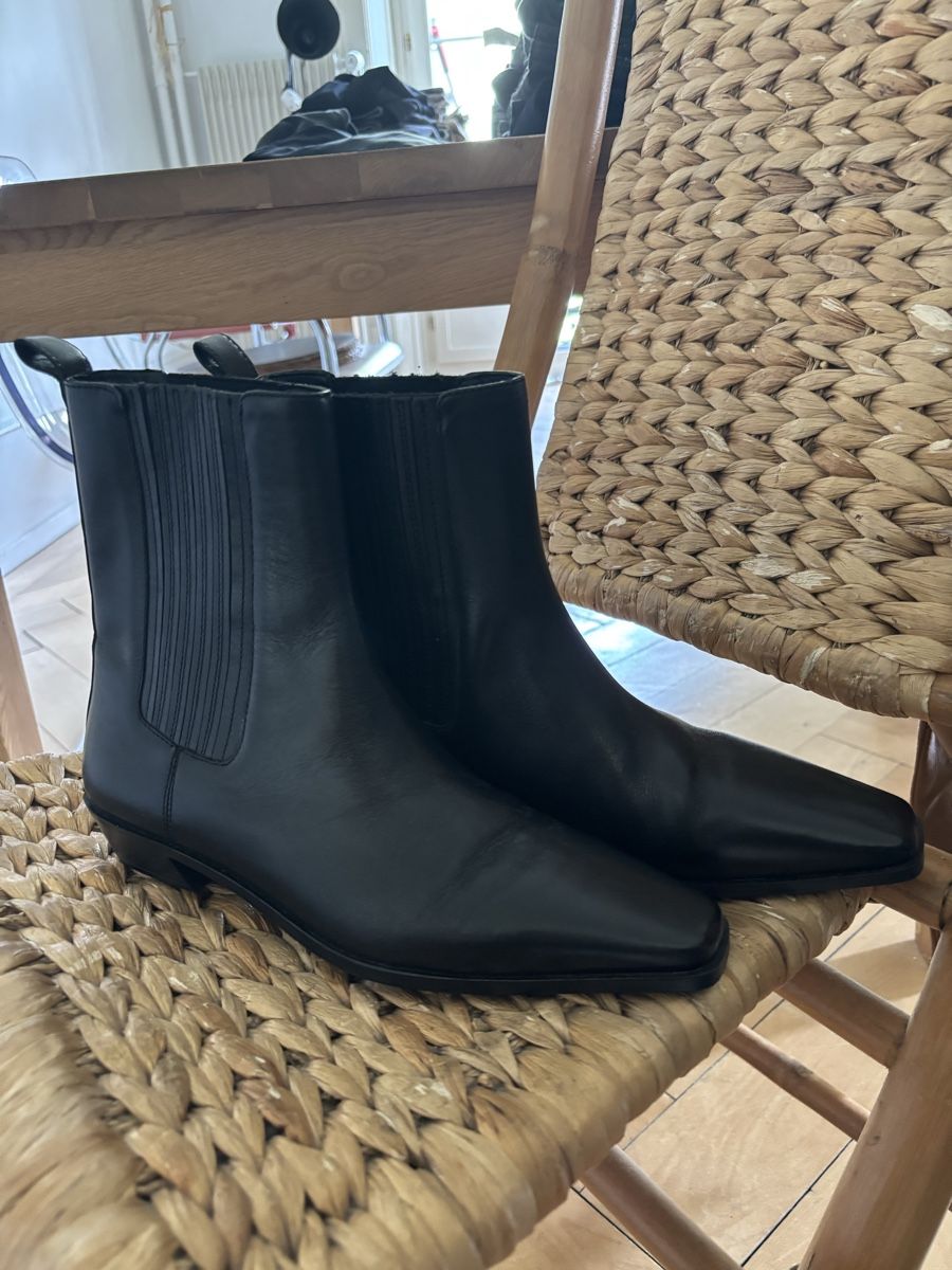 H&M Scarpe da donna: Schwarze Lederstiefel (39) – Nuovo (secondo la descrizione) da Bern venduto da Charlot19