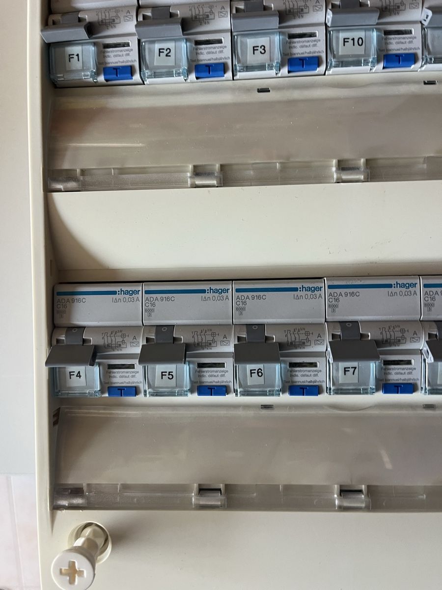Hager Alimentation électrique: Elektro Verteiler  – D'occasion à Neerach par fuz_8d7l 5