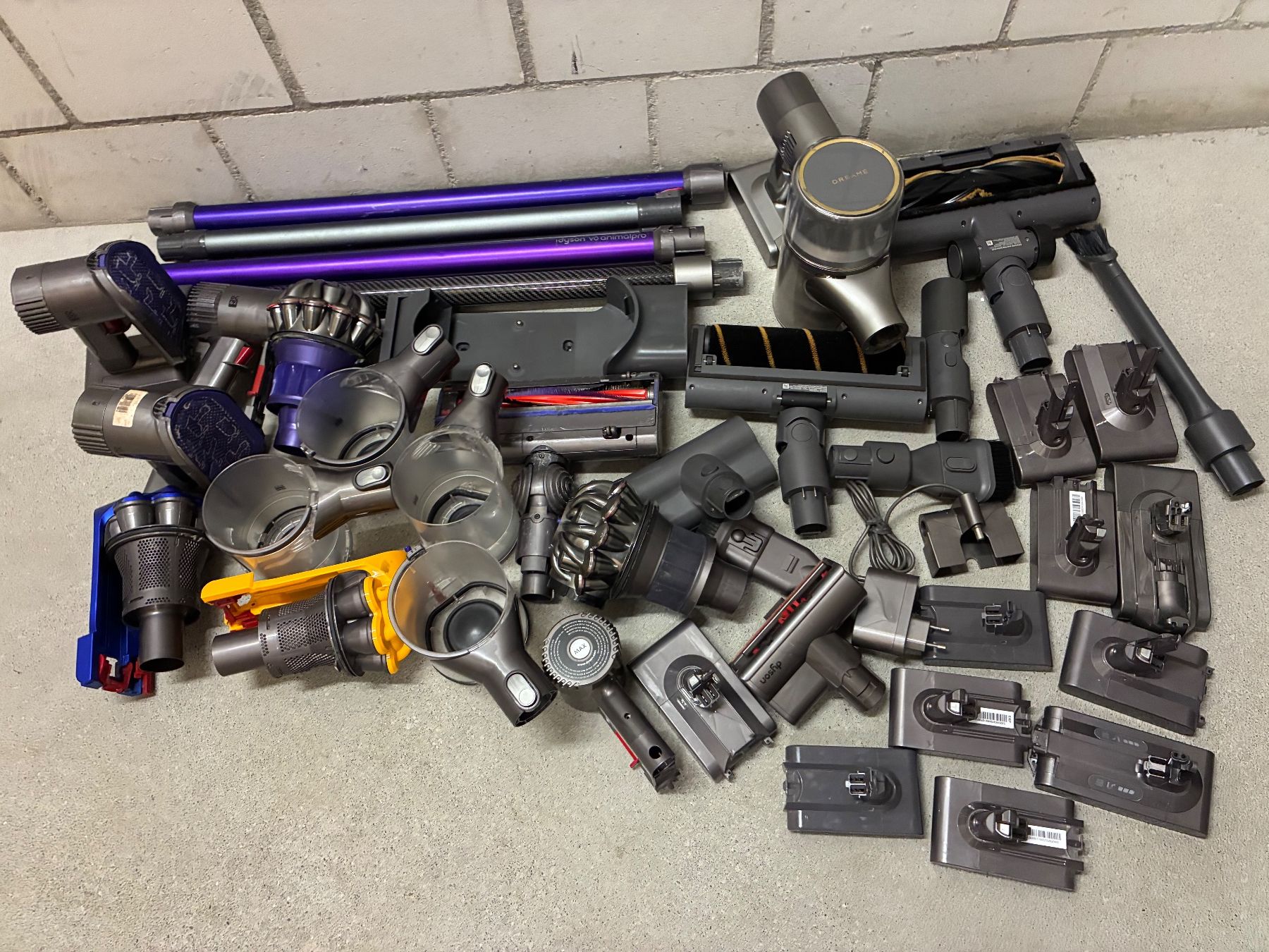 Dyson Aspirapolveri & Accessori: Dyson teile – Usato da Hendschiken venduto da zkos