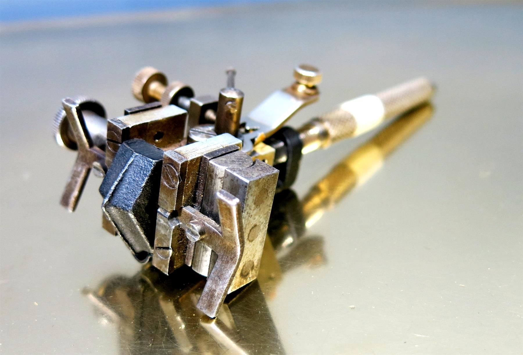 Tutti gli attrezzi: Federwickel-Apparat Helios   Ich wei – Usato da Laufenburg venduto da Sirluger