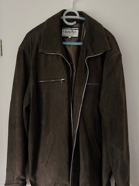 Jacken: Lederjacke echt Leder dunkelbraun – Gebraucht aus Corgémont von pia_p5cv