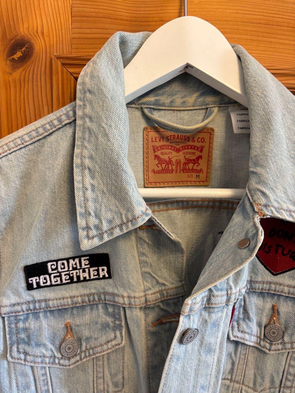 Levi's Giacche: Levi's Denim-Jacke mit Patches in S – Nuovo (secondo la descrizione) da Tägerwilen venduto da vivlara 1
