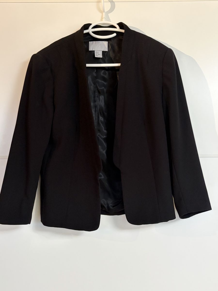 H&M Giacche: H&M schwarzer Blazer, Grösse 40 – Usato da Volketswil venduto da yar_c9dx 1