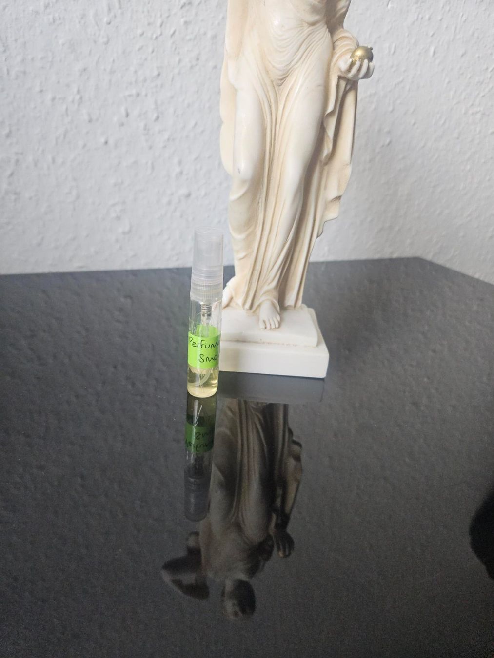 Parfums & Eau de Toilette: Perfumer H Smoke Eau de Parfum 3ml – D'occasion à Genève par ily_jf7q 1