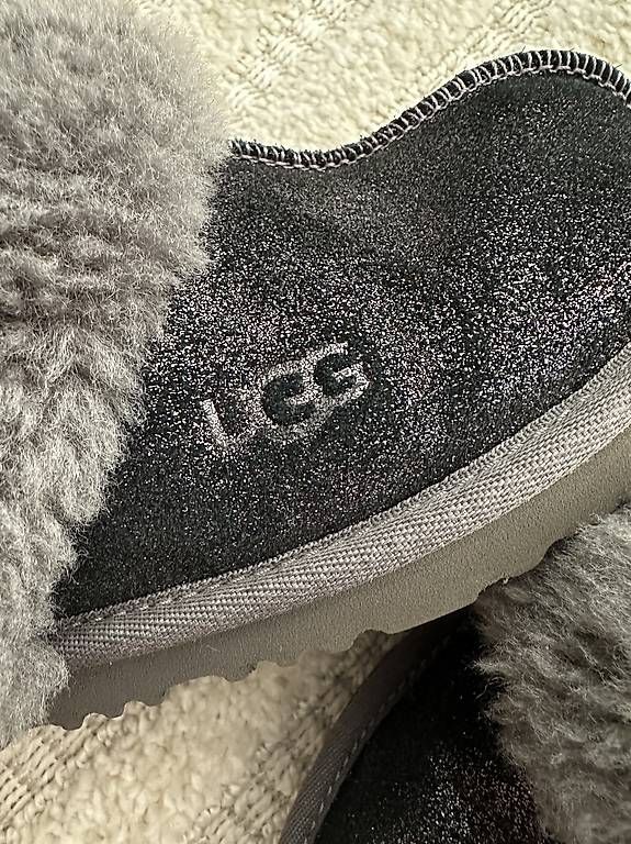 Scarpe da donna: UGG Hausschuhe Grösse 36 – Usato da Dörflingen venduto da Kendraa 2