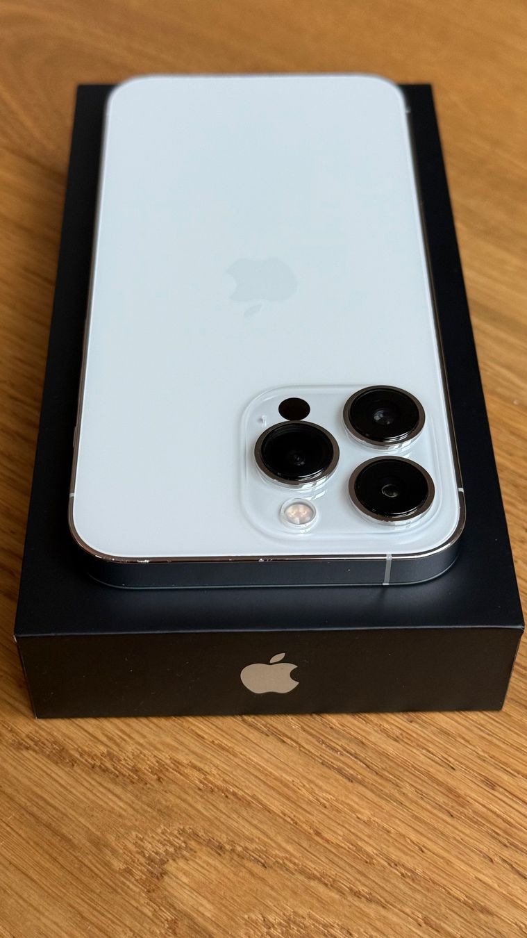 Apple Handys / Smartphones: iPhone 13 Pro Weiss, Silber 128 GB – Gebraucht aus Obernau von  9