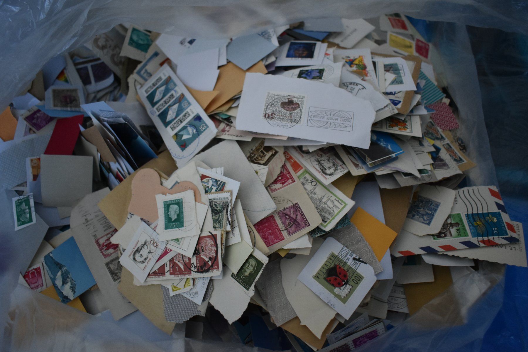 Tous les timbres: Briefmarken 2.2kg – D'occasion à Männedorf par chr_7kc9 2