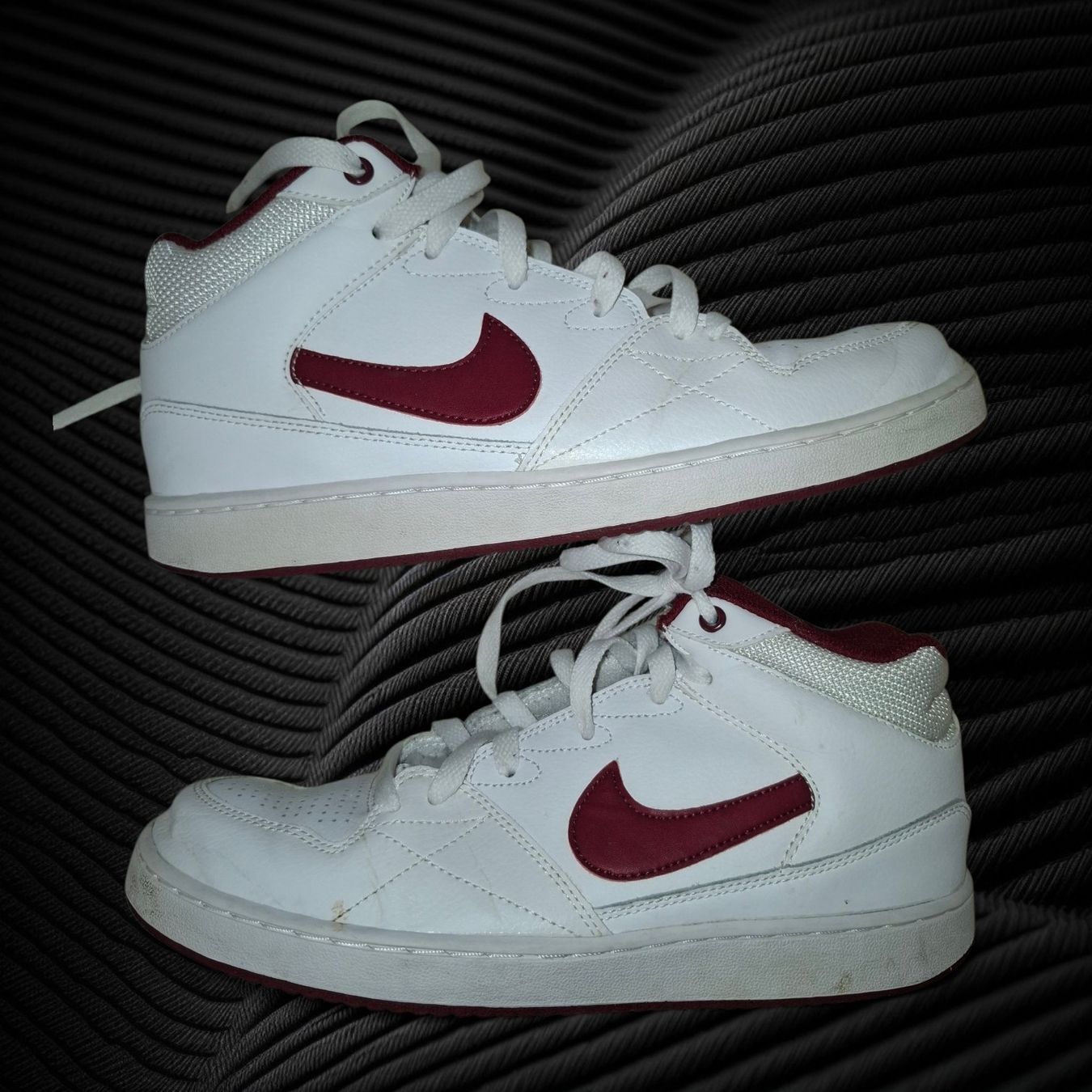 Nike Herrenschuhe: Nike Ebernon Mid blanc/bordeaux 2002 Taille 41 – Gebraucht aus Le Locle von QUALI-PRIX