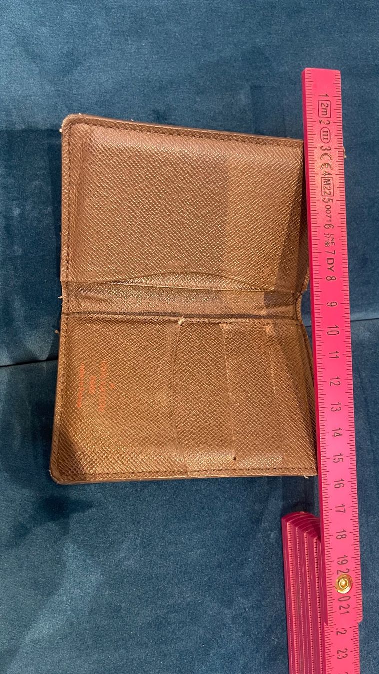 Louis Vuitton Portafogli: ORIGINAL Louis Vuitton Portemonnaie – Usato da Oberbuchsiten venduto da aria783 5