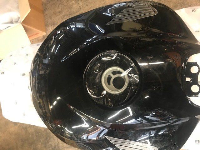 Honda Tutti i ricambio per moto: Honda CB600 Hornet Benzintank – Usato da Laupen BE venduto da ThePowerOfDreams1 1