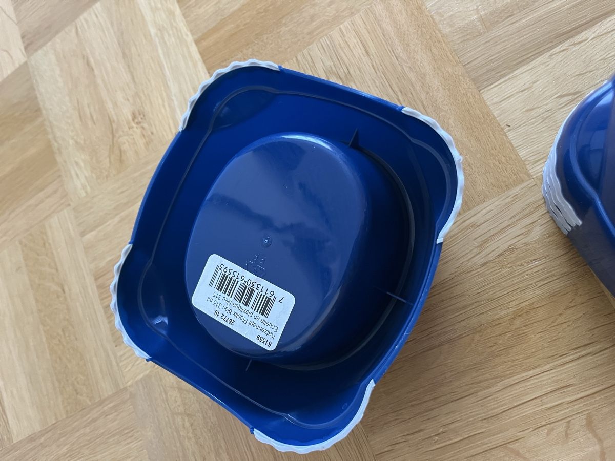 Mangimi: NEU 5 Stk. blaue Katzennäpfe – Nuovo (secondo la descrizione) da Kilchberg ZH venduto da celinaemi 2