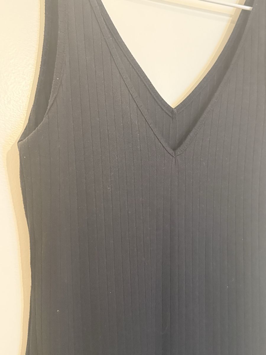 Kleider: Schwarzes ärmelloses Kleid – Gebraucht aus Luzern von vqu_8gks 1