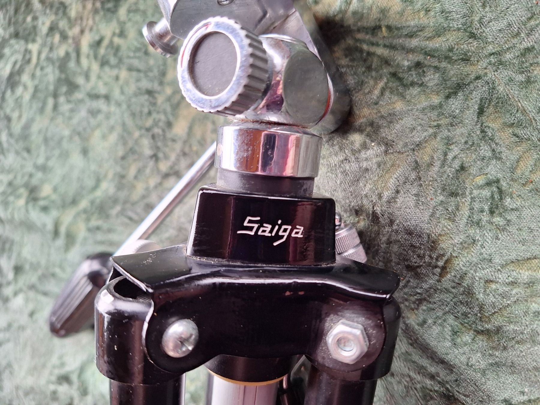 Stative & Köpfe: KAMERASTATIV - SAIGA CINE ELEVATOR TRIPOD – Gebraucht aus Huttwil von Kunterbuntli 2