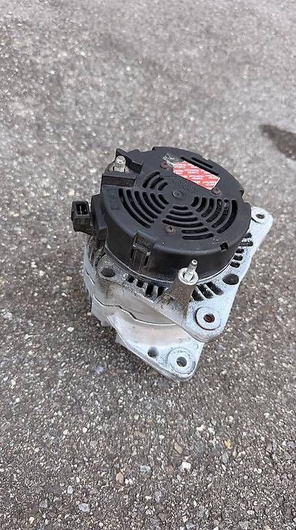 Toutes les pièces auto: Alternator VW/Audi  – D'occasion à Altendorf par Keolakay 3