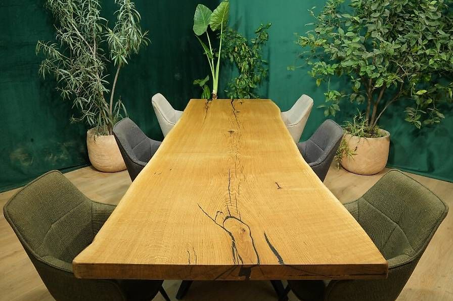 Tavoli: Einzigartiger Baumscheibentisch aus massiver Eiche – Usato da Walchwil venduto da Swissdesign_Haag 2
