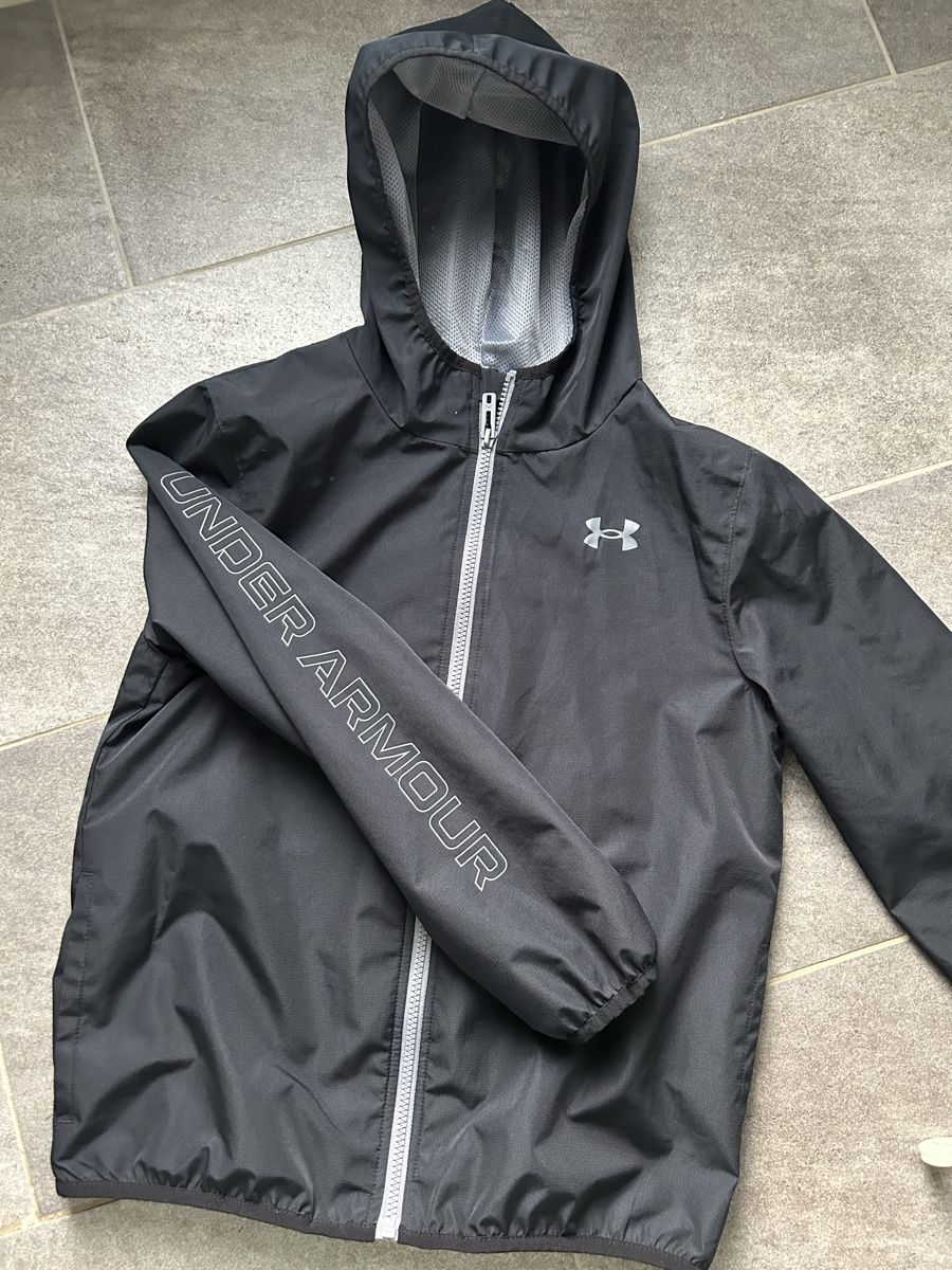 Under Armour Vestes: Regenjacke – D'occasion à Eschenbach SG par bushika