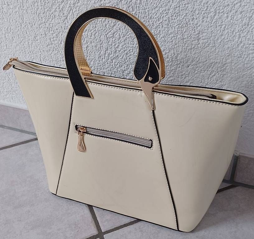 Borse da donna: Handtasche mit französischen Chic – Usato da Gunzgen venduto da Isicroft 1