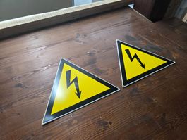 2x gebrauchte Warndreiecke Starkstrom H: 26cm ab 1.-