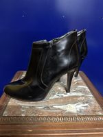Bottines Navy Boot, vernis noir taille 37.