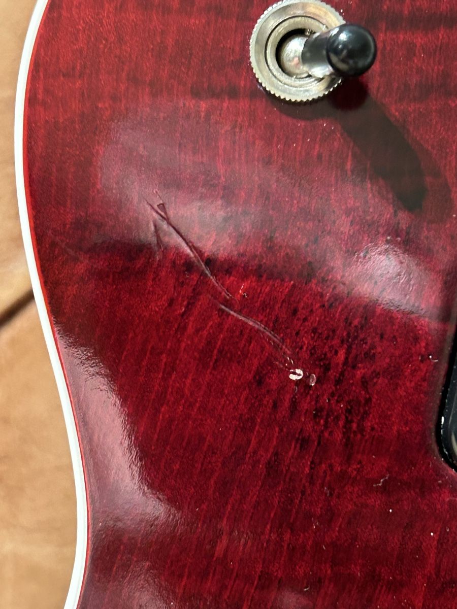 Gibson Strumenti musicali: Gibson Les Paul Classic Player Plus Satin Wine Red P90 – Usato da Bergdietikon venduto da SoundFactory 4
