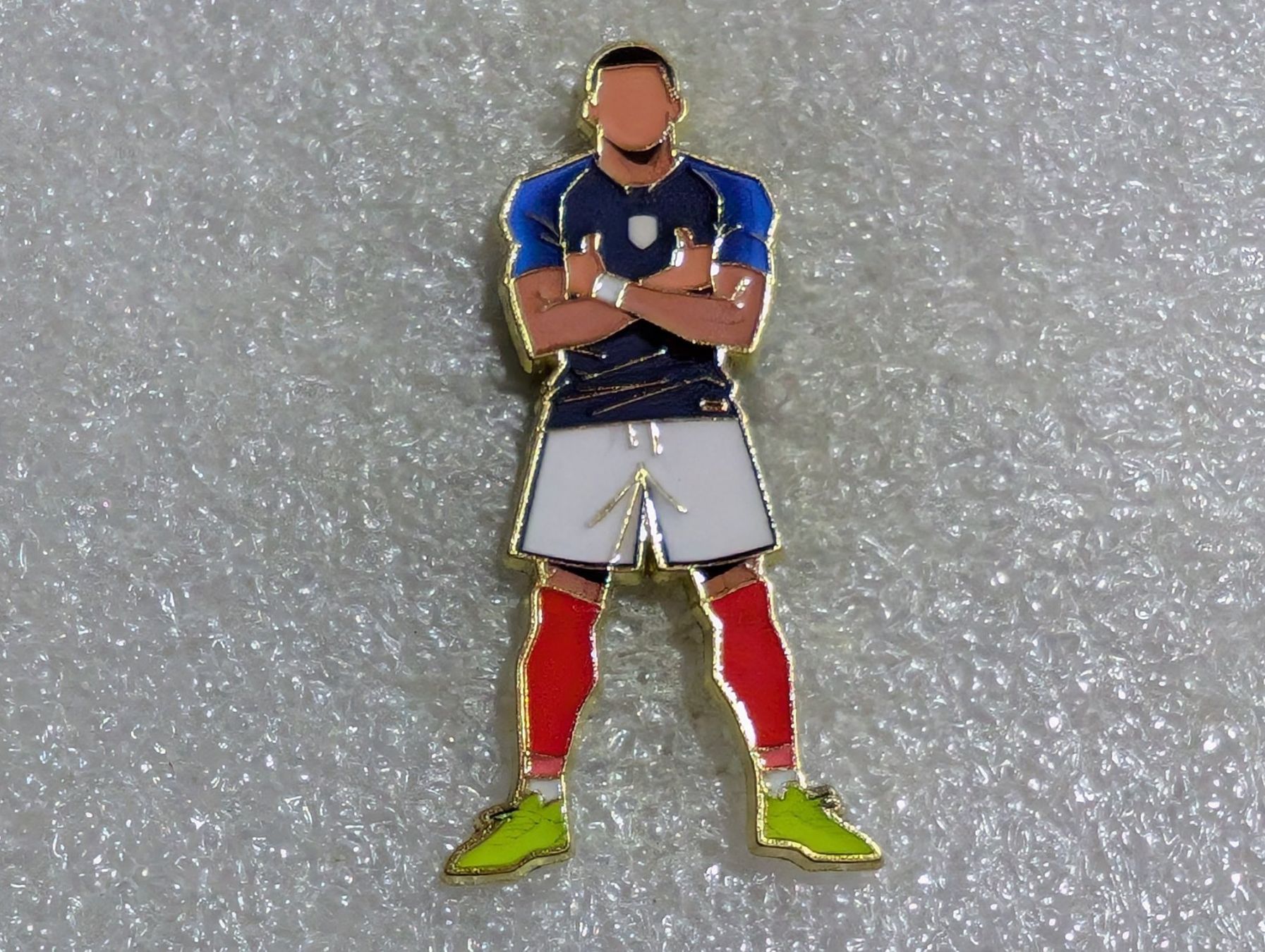 Placchette & Badge: Ansteckpin 108: Fussball Mbappe – Usato da Oppligen venduto da Pin-Fall-Shop