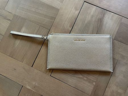 Goldige Clutch von Michael Kors
