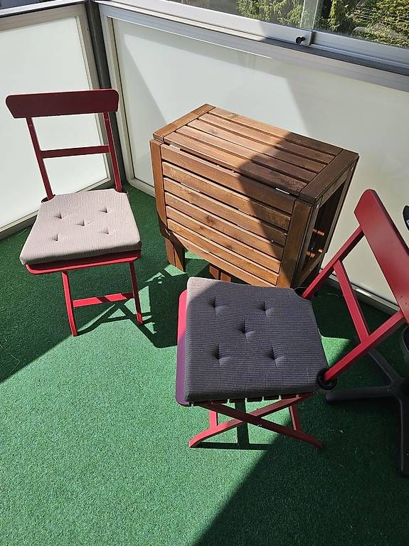 Set di tavolo e panche: Gartentisch aufklappbar mit 4 Stühlen – Usato da Thun venduto da Sir09