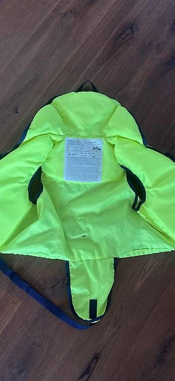 Schwimmwesten: Kinderschwimmweste – Gebraucht aus Auenstein von Crufi 1