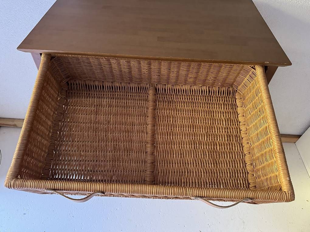 Commodes: Rattan Kommode mit 4 Schubladen – D'occasion à Suhr par adr_9nkb 1