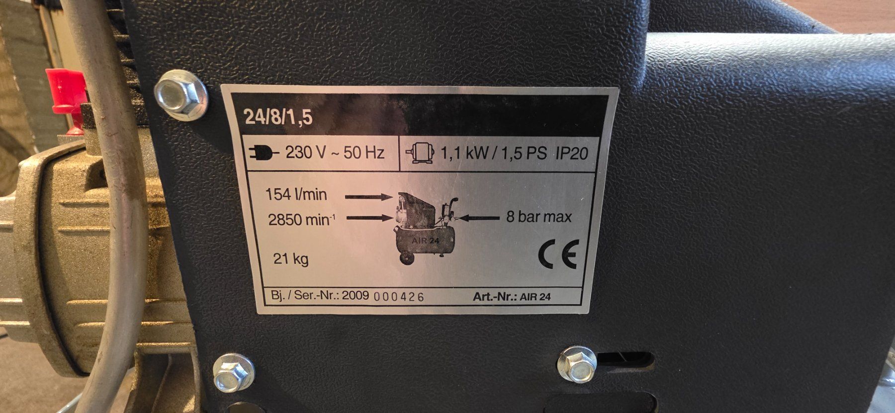 Kompressoren: Druckluft Kompressor 24 l 8 bar – Gebraucht aus bern von Candres 1