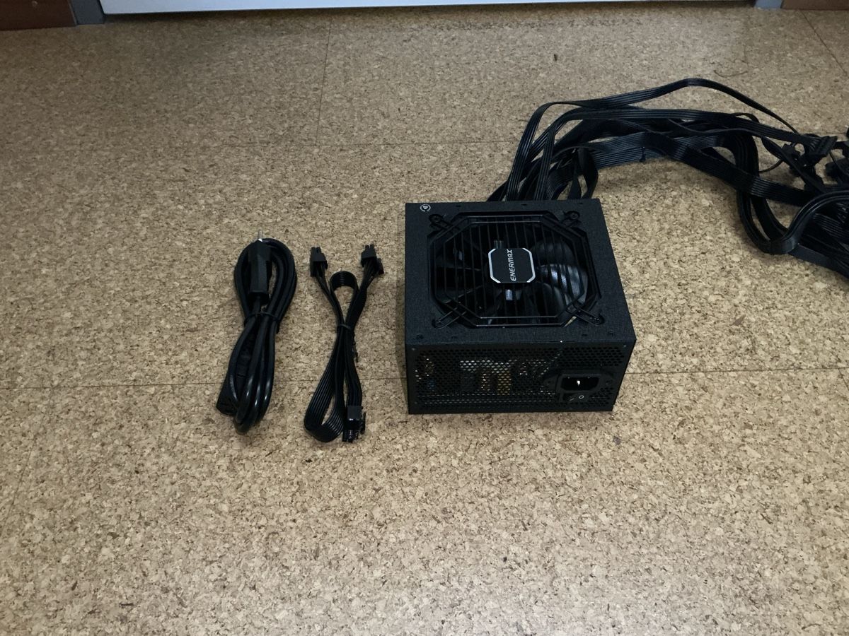 Componenti elettronici: Enermax MARBLEBRON 750W PC Netzteil 80 Plus Bronze – Usato da Arbon venduto da Ramon136 1
