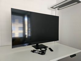 Samsung 43" 4K Smart Monitor – Smart Monitor M7 (S43AM700UU)