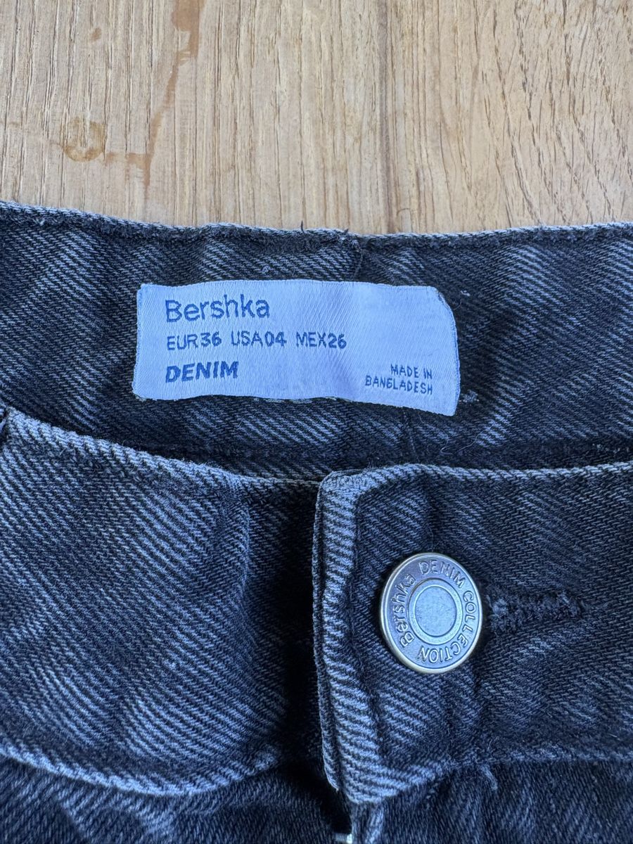 Bershka Jeans: Bershka Jeans,The Straight, Gr. 36 – Usato da Frauenfeld venduto da lin_77m9 2
