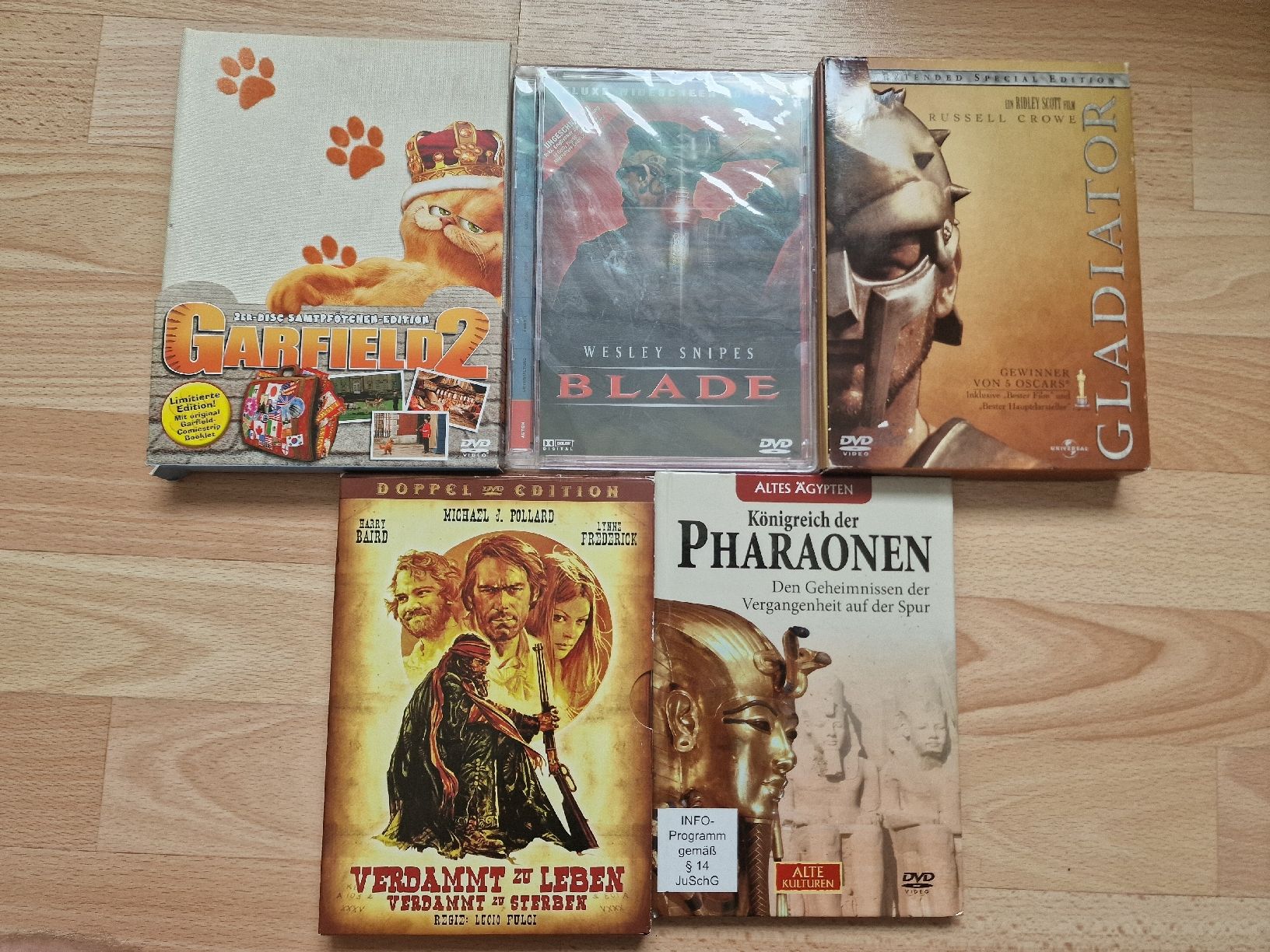 Tutti i DVDs: DVD Collection Special Editions Garfield 2, Blade, Gladiator – Usato da Fahrwangen venduto da luk_bhw7