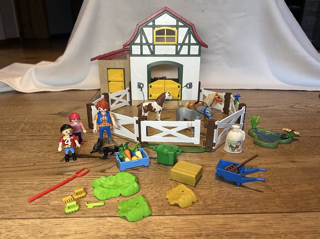 Giocattoli: Playmobil Pferdehof – Usato da Saas Fee venduto da michaberchtold