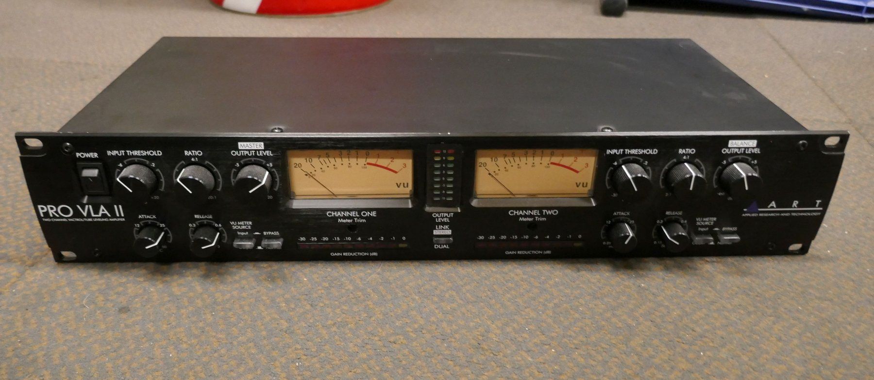 Musikinstrumente: ART Pro VLA 2 Röhrenkompressor – Gebraucht aus Wenslingen von FairlightCMI 1