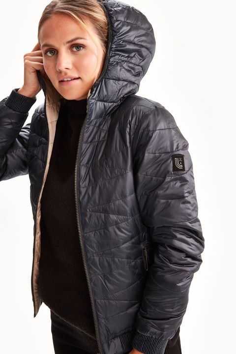 Jacken: Lolë Reversible Jacket Black / Beige-gold – Neu und originalverpackt aus Weggis von Chiara19