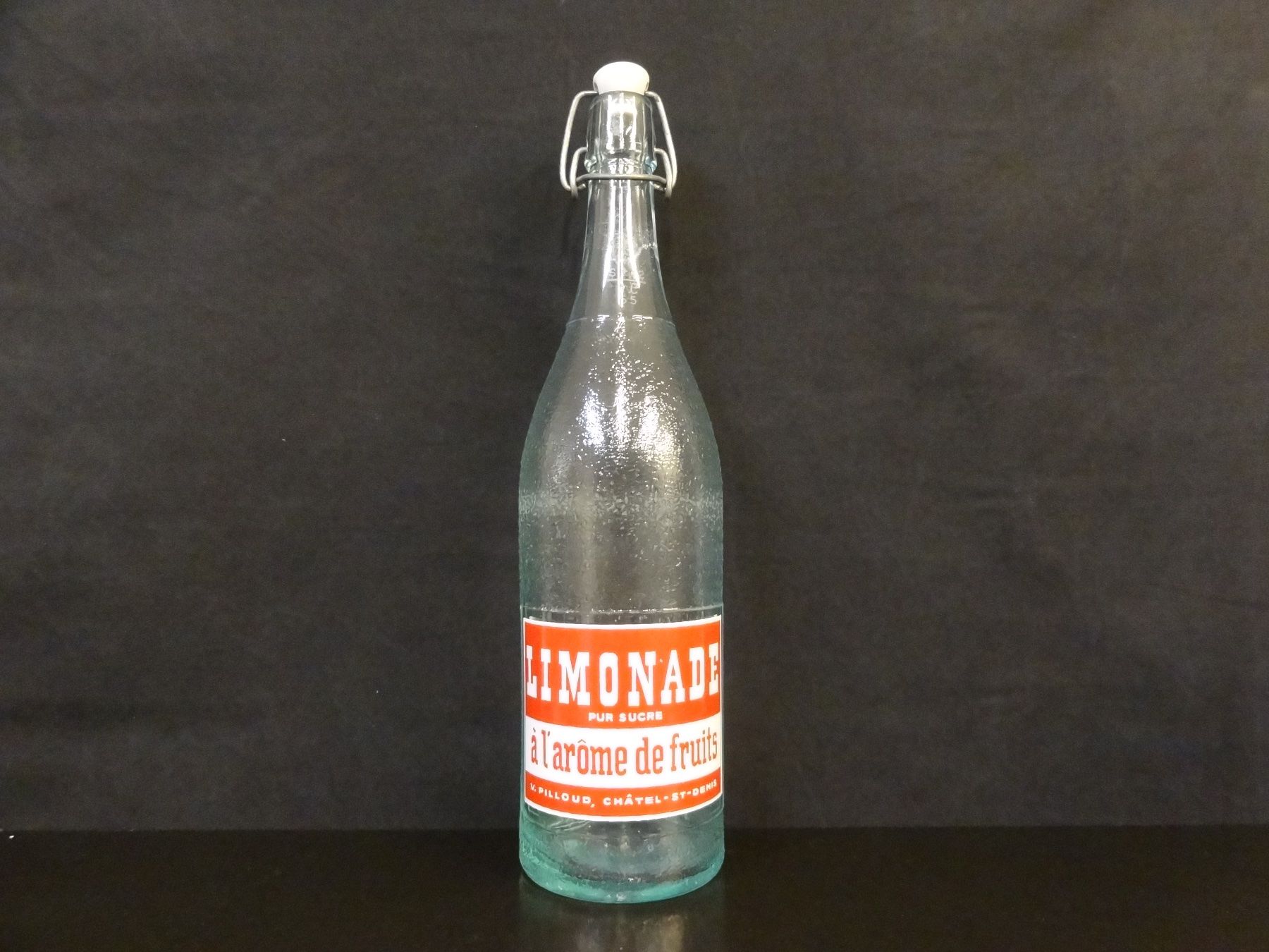 Bicchieri, Caraffe & Bottiglie: Flasche LIMONADE PUR SUCRE V. PILLOUD CHÂTEL-ST-DENIS 1955 – Usato da Kerzers venduto da Flaschenposten