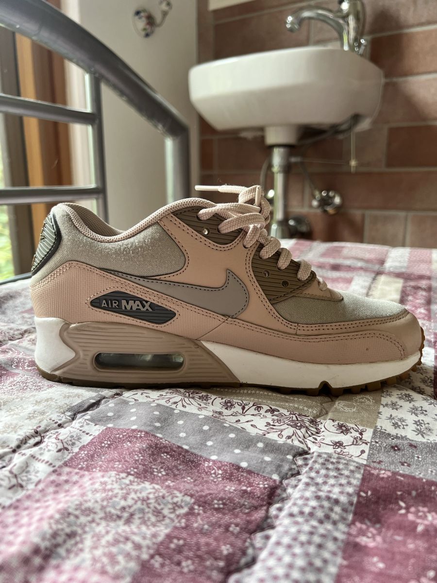 Nike Scarpe da donna: Air Max 90 – Usato da Losone venduto da Nicol 2