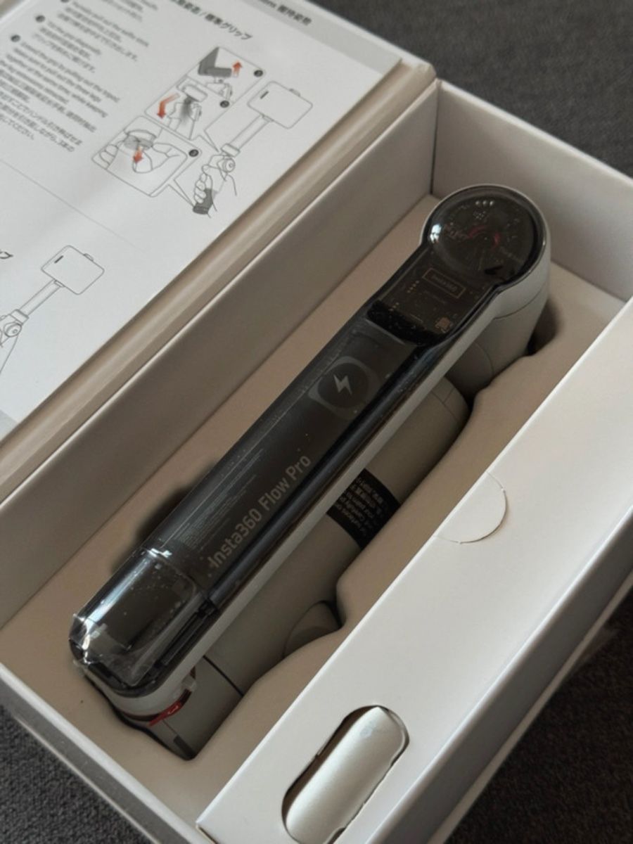 Insta360 Treppiedi & Teste: Insta 360 Flow Pro weiss – Nuovo (secondo la descrizione) da Rebstein venduto da noahhaug 5