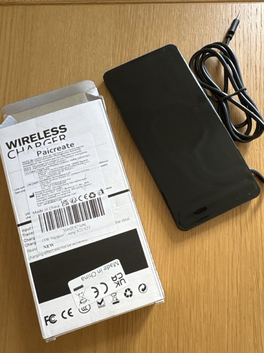 Caricabatterie: Wireless charger – Nuovo (secondo la descrizione) da Genève venduto da Bouux 1