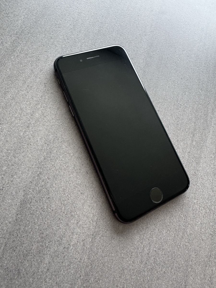 Apple Telefoni cellulari / Smartphones: iPhone 8 64GB  space grey – Usato da Beringen venduto da Newhome